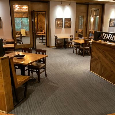 commercial carpets in a Hendersonville restaurant dining room